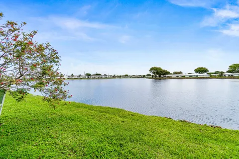 $199,000 | 1118 Lake Terrace, Unit 217H, Boynton Beach, FL 33426