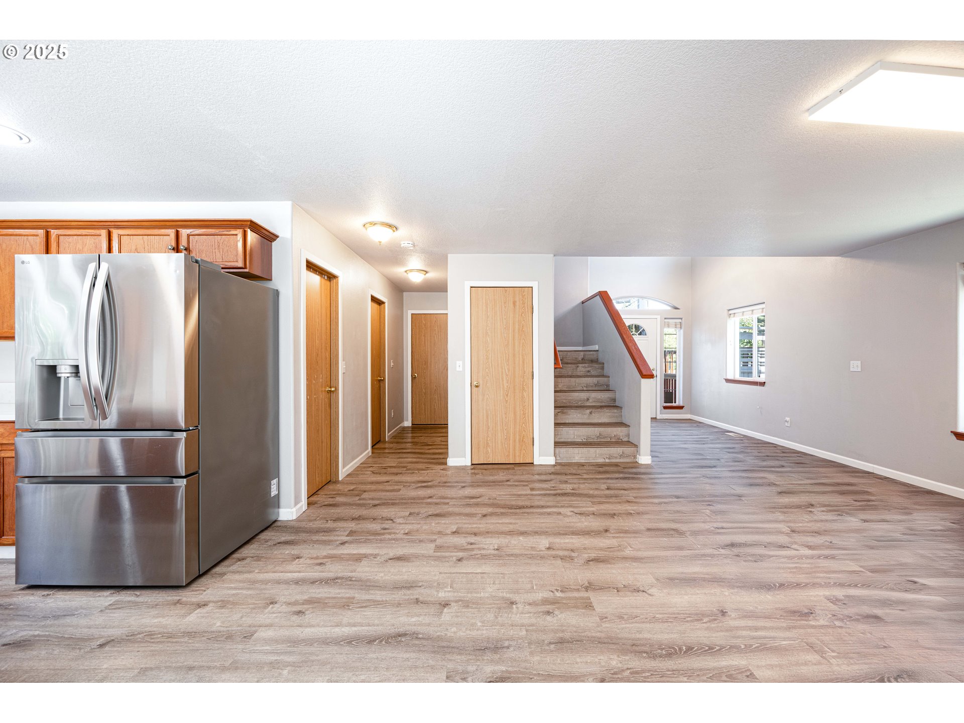 9132 Southeast Clinton Street Portland, OR 97266 - Photo 13 of 36