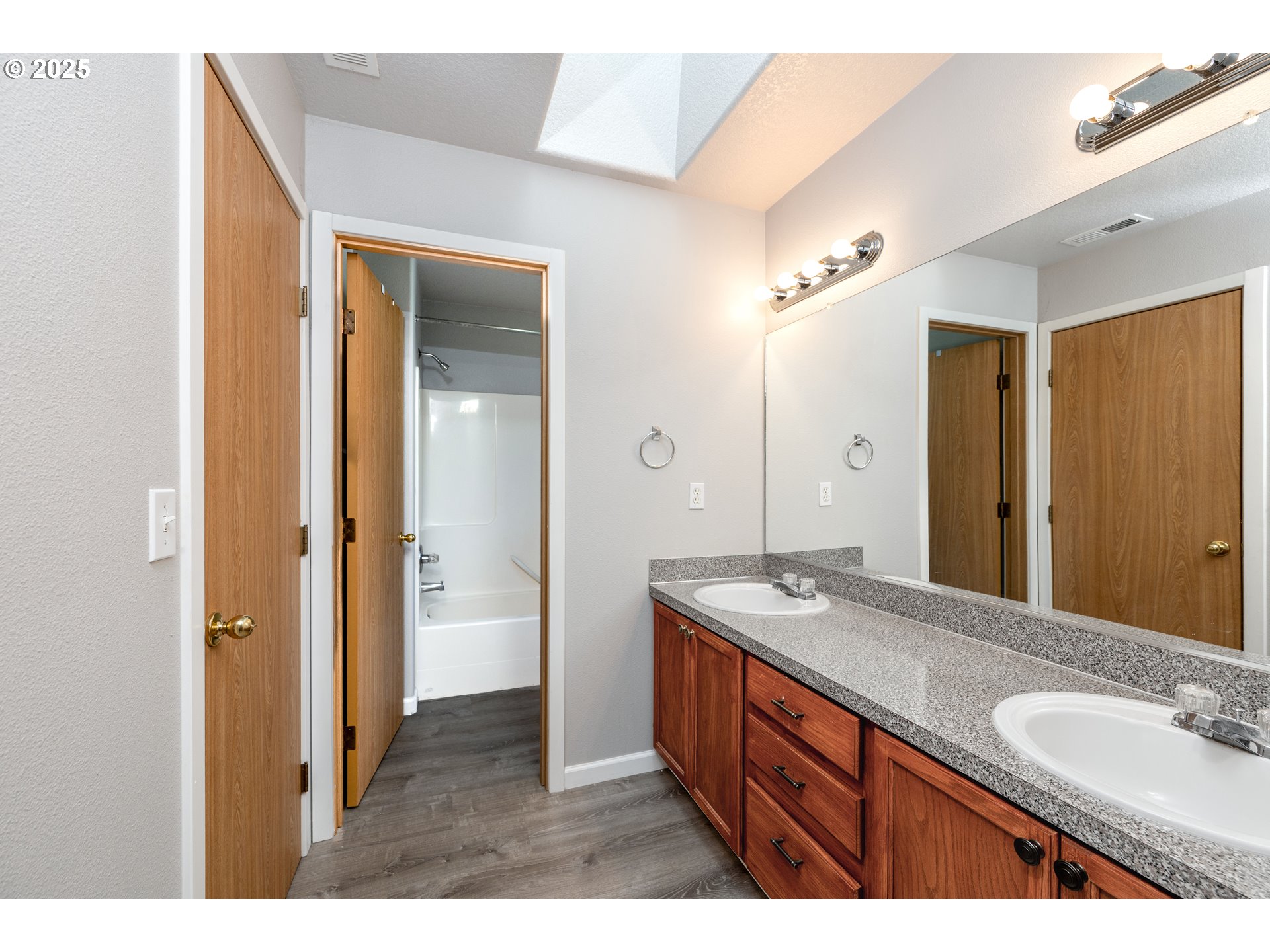 9132 Southeast Clinton Street Portland, OR 97266 - Photo 25 of 36