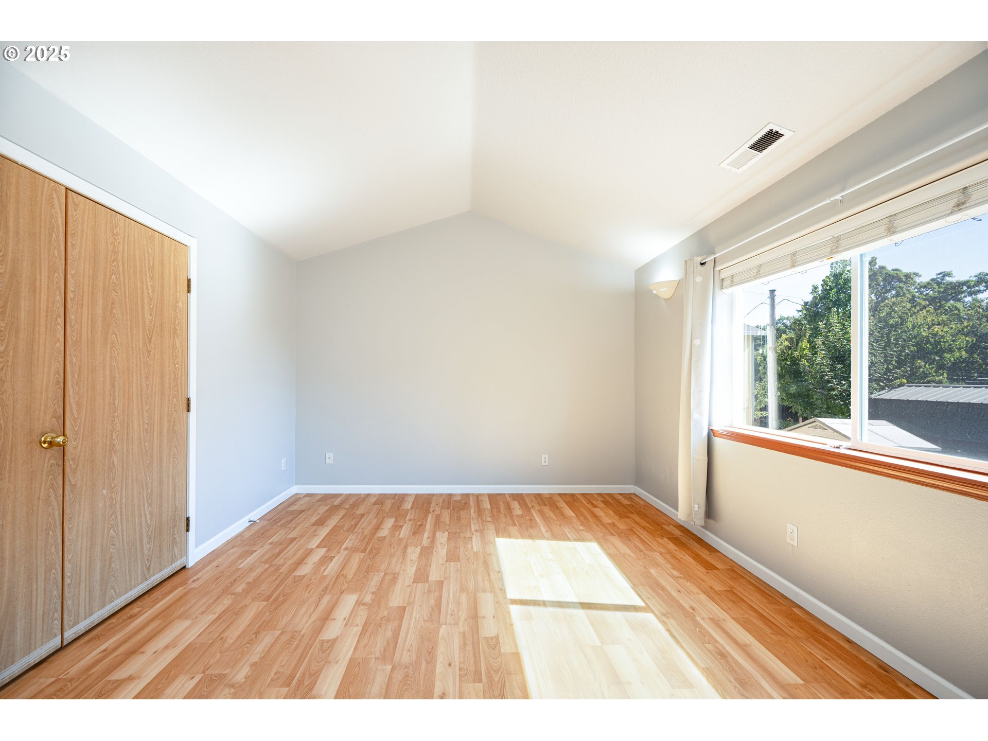9132 Southeast Clinton Street Portland, OR 97266 - Photo 28 of 36