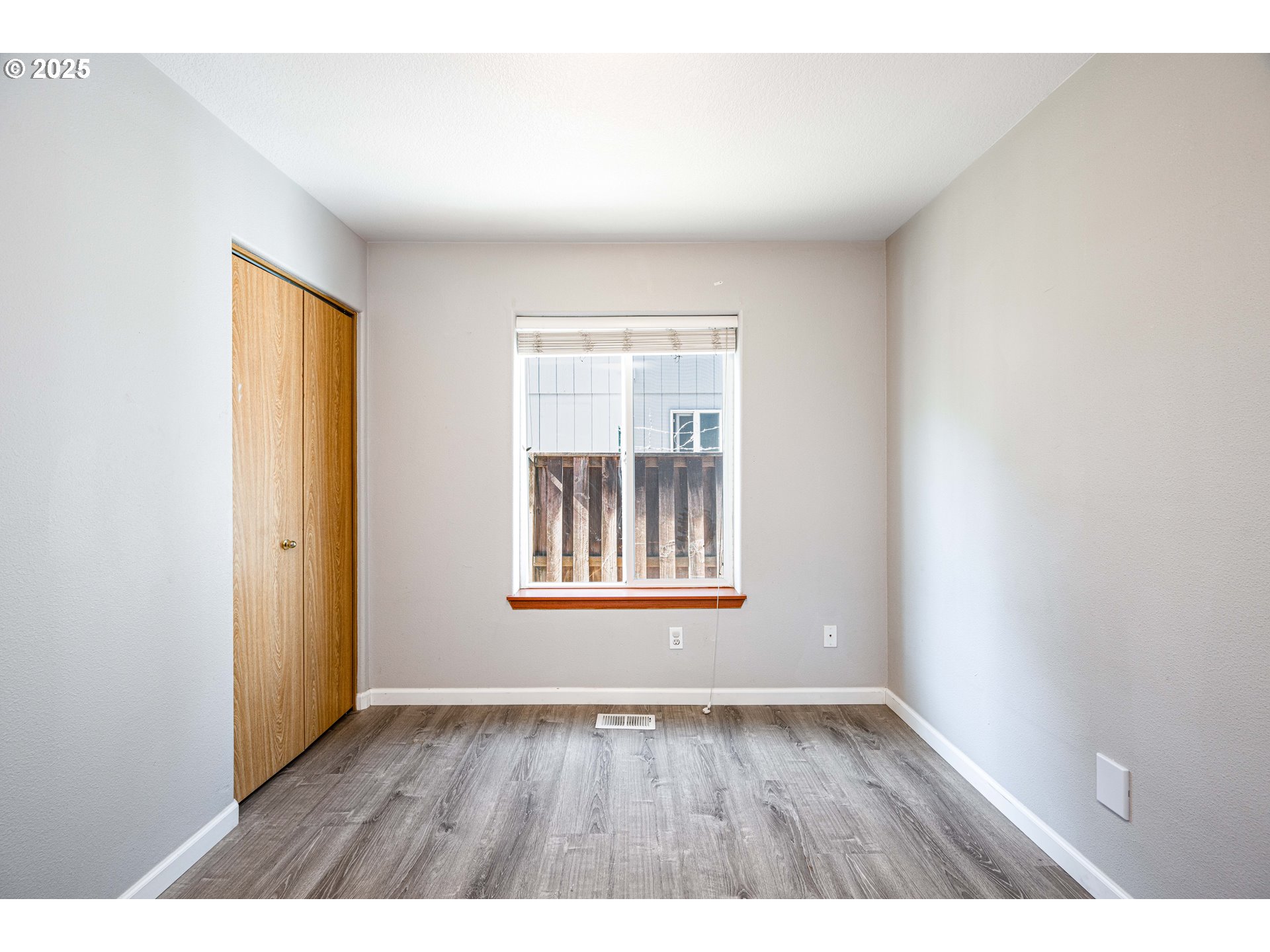 9132 Southeast Clinton Street Portland, OR 97266 - Photo 7 of 36
