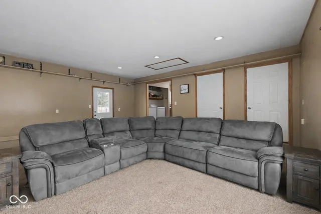 $179,900 | 1053 Private Road 660 North, Brazil, IN 47834