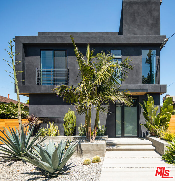 11409 Charnock Road Los Angeles, CA 90066 - Photo 1 of 25 Gallery Image 1