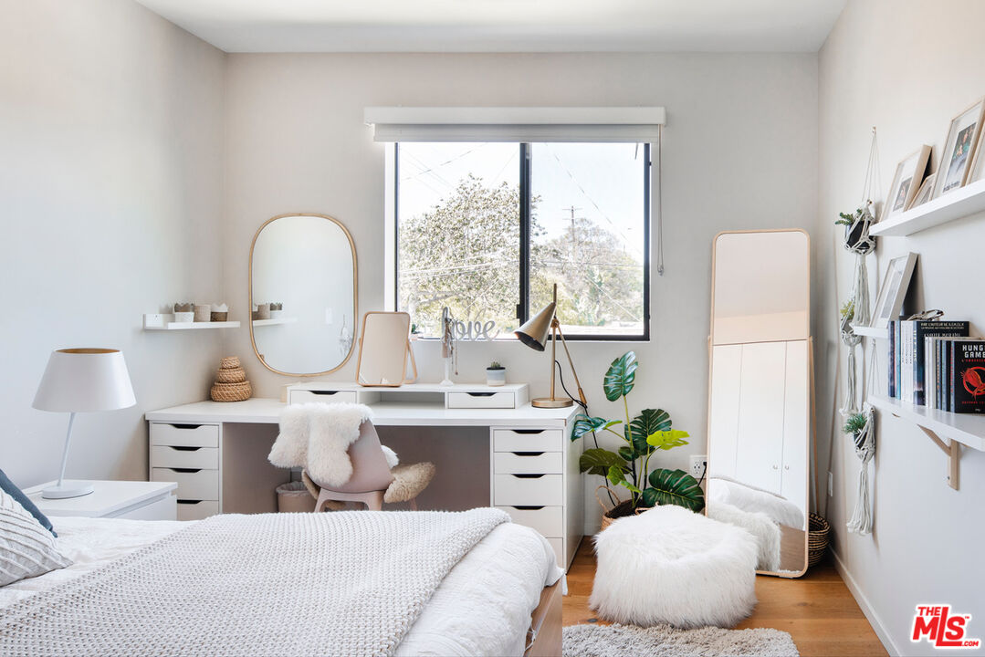 11409 Charnock Road Los Angeles, CA 90066 - Photo 19 of 25 Gallery Image 19