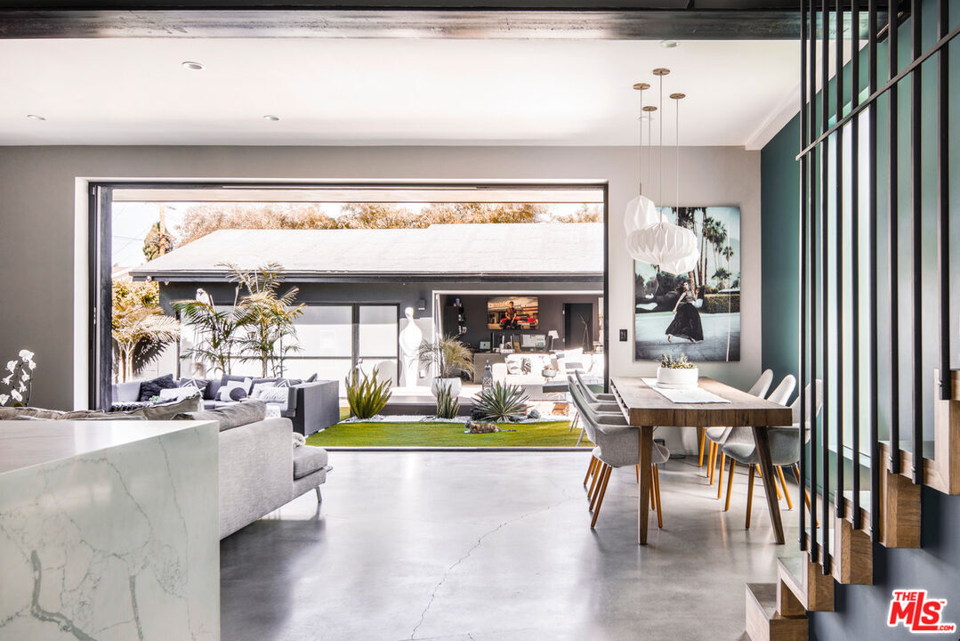11409 Charnock Road Los Angeles, CA 90066 - Photo 3 of 25 Gallery Image 3