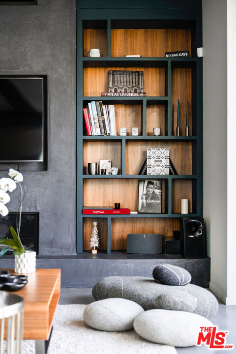 11409 Charnock Road Los Angeles, CA 90066 - Photo 7 of 25 Gallery Image 7