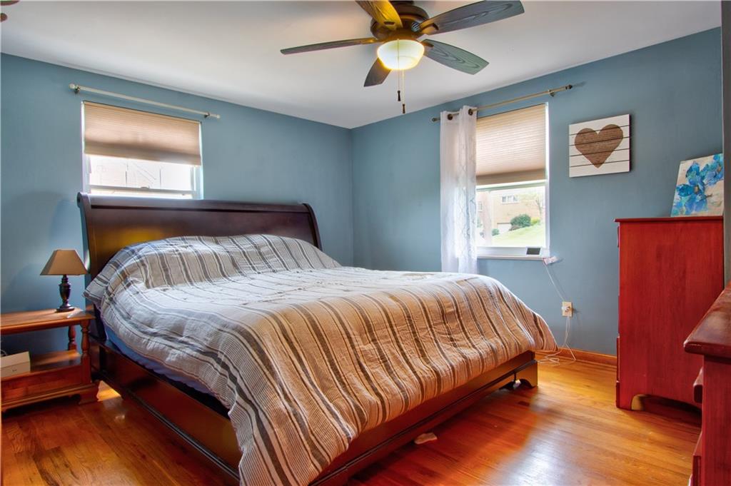 2076 Borland Road Pittsburgh, PA 15243 - Photo 10 of 24 Master on lower level. Hardwood floors