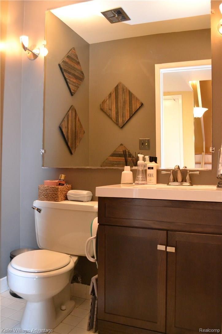 6350 Telegraph Road, Unit 2 Bloomfield Hills, MI 48301 - Photo 9 of 21 DSC_0182.jpg