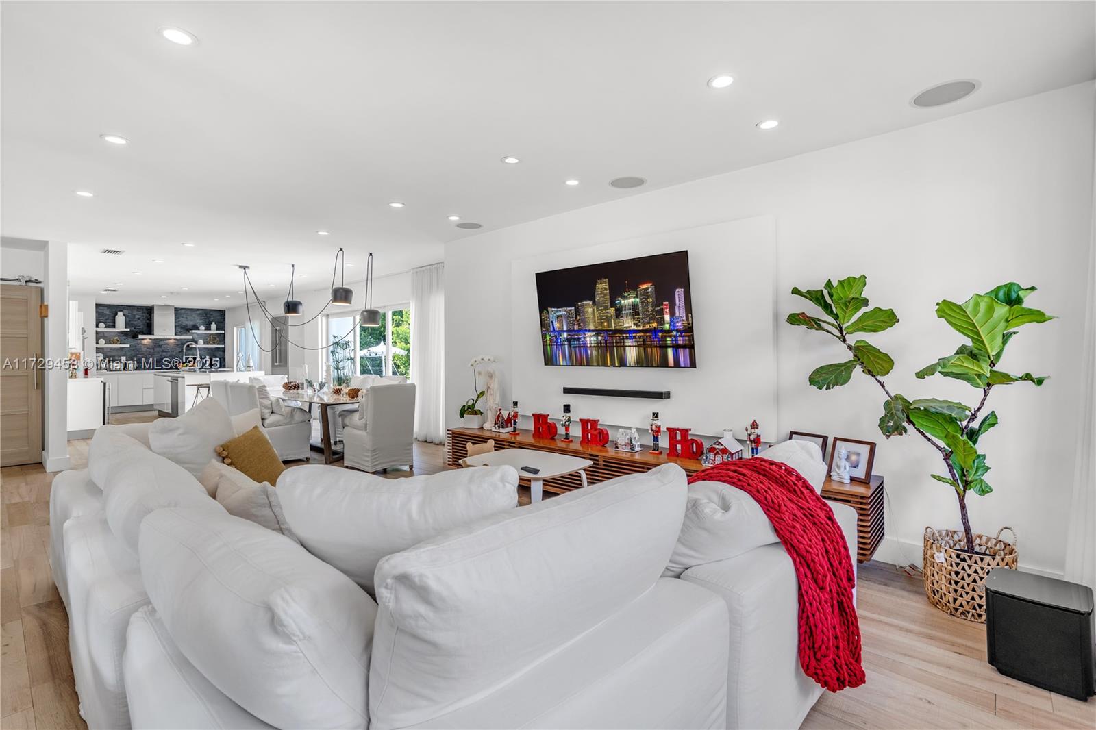 290 Shore Drive East Miami, FL 33133 - Photo 11 of 31