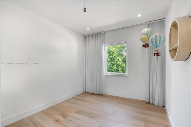 $16,800 | 290 Shore Drive East, Miami, FL 33133