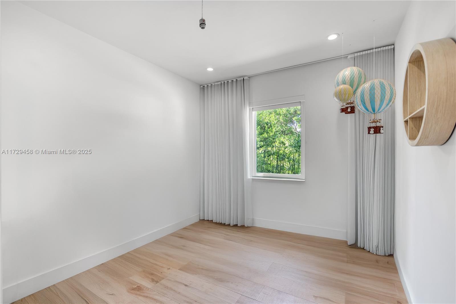 290 Shore Drive East Miami, FL 33133 - Photo 17 of 31