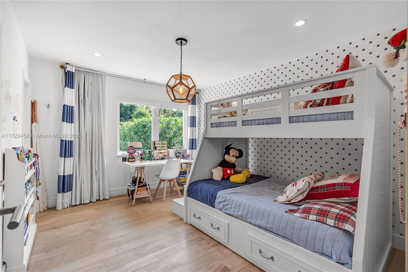 290 Shore Drive East Miami, FL 33133 - Photo 22 of 31