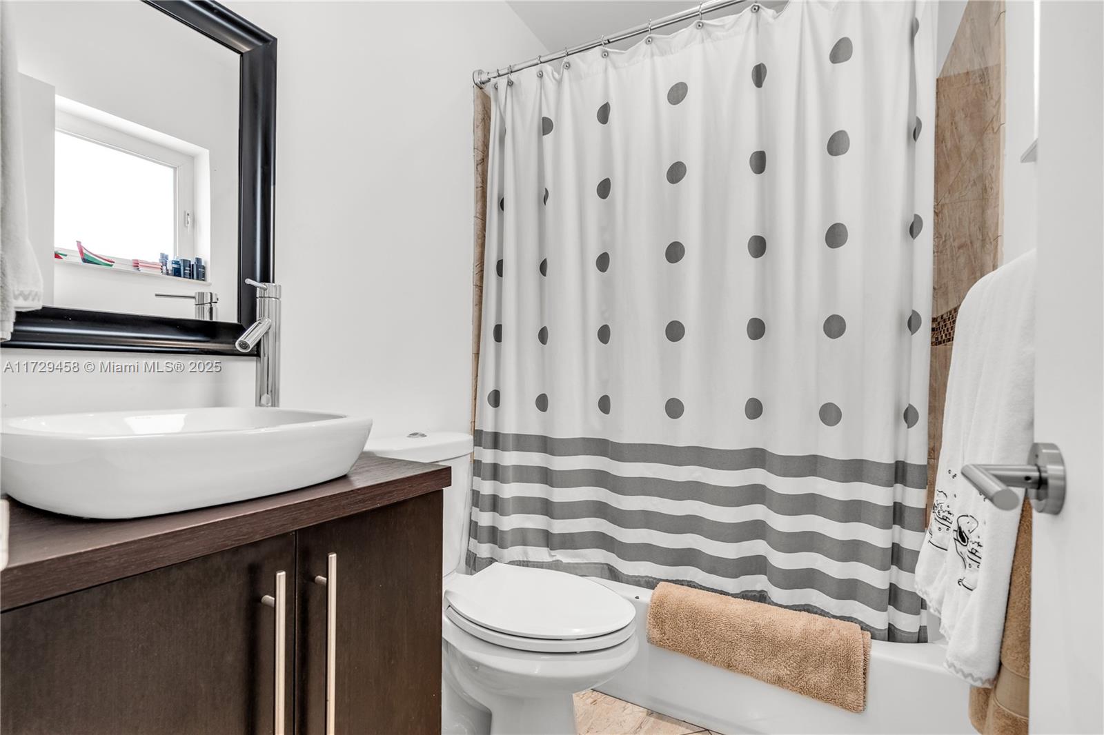 290 Shore Drive East Miami, FL 33133 - Photo 24 of 31