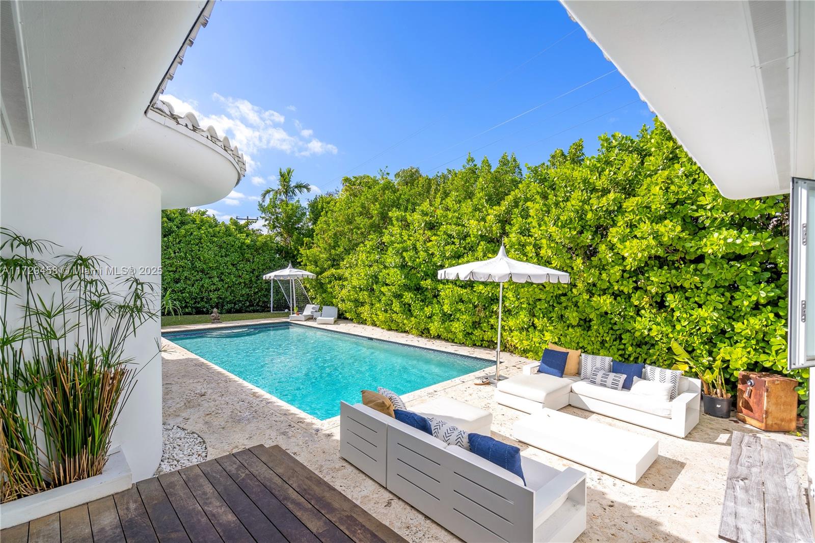 290 Shore Drive East Miami, FL 33133 - Photo 30 of 31