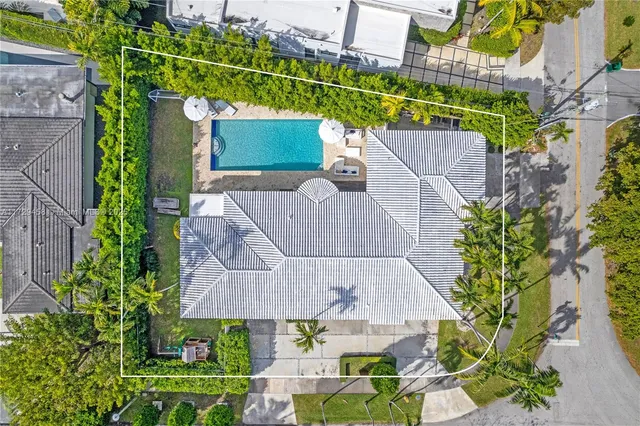 $16,800 | 290 Shore Drive East, Miami, FL 33133