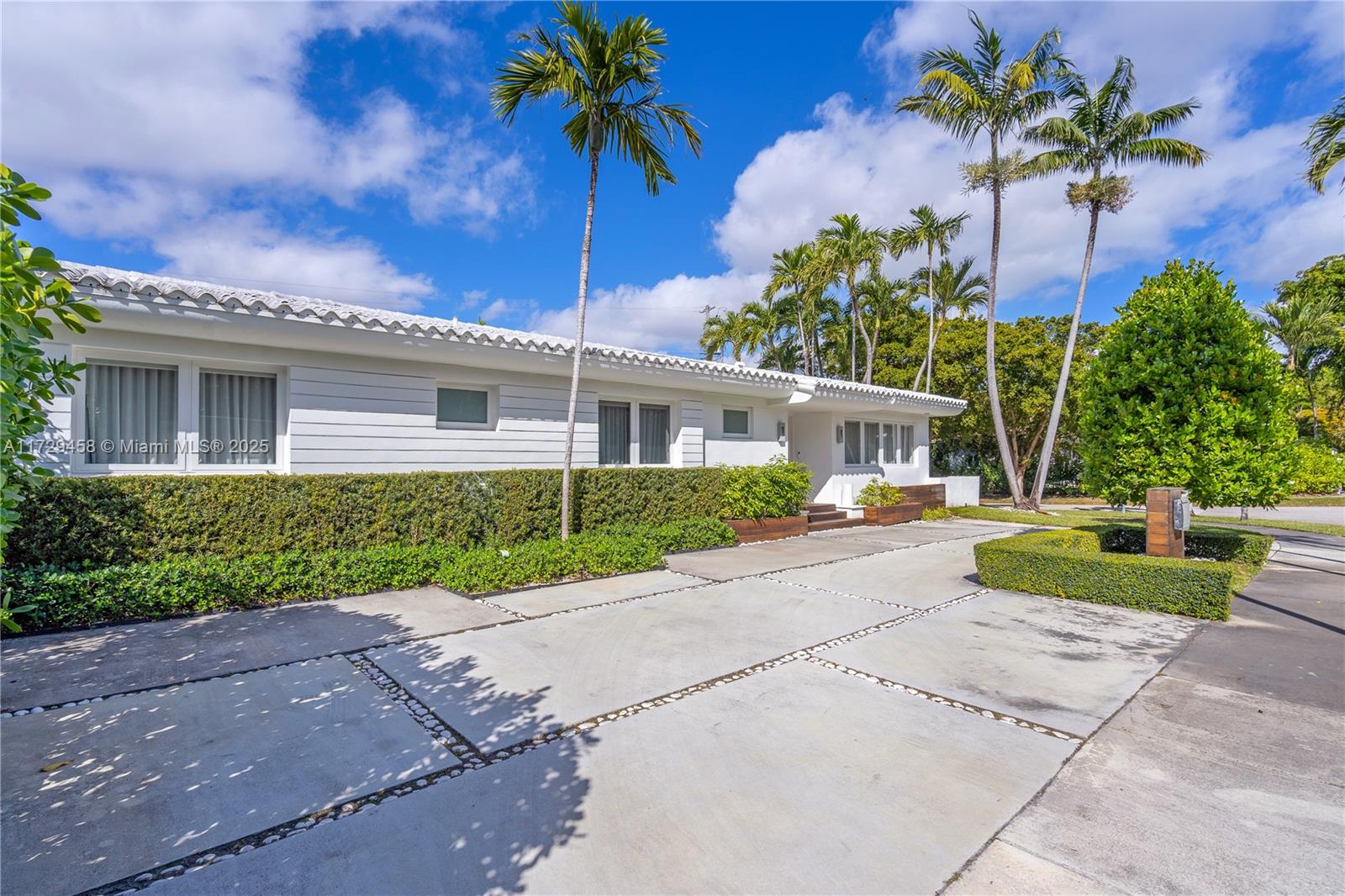 290 Shore Drive East Miami, FL 33133 - Photo 5 of 31