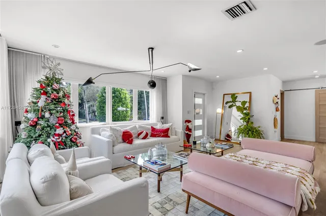 $16,800 | 290 Shore Drive East, Miami, FL 33133