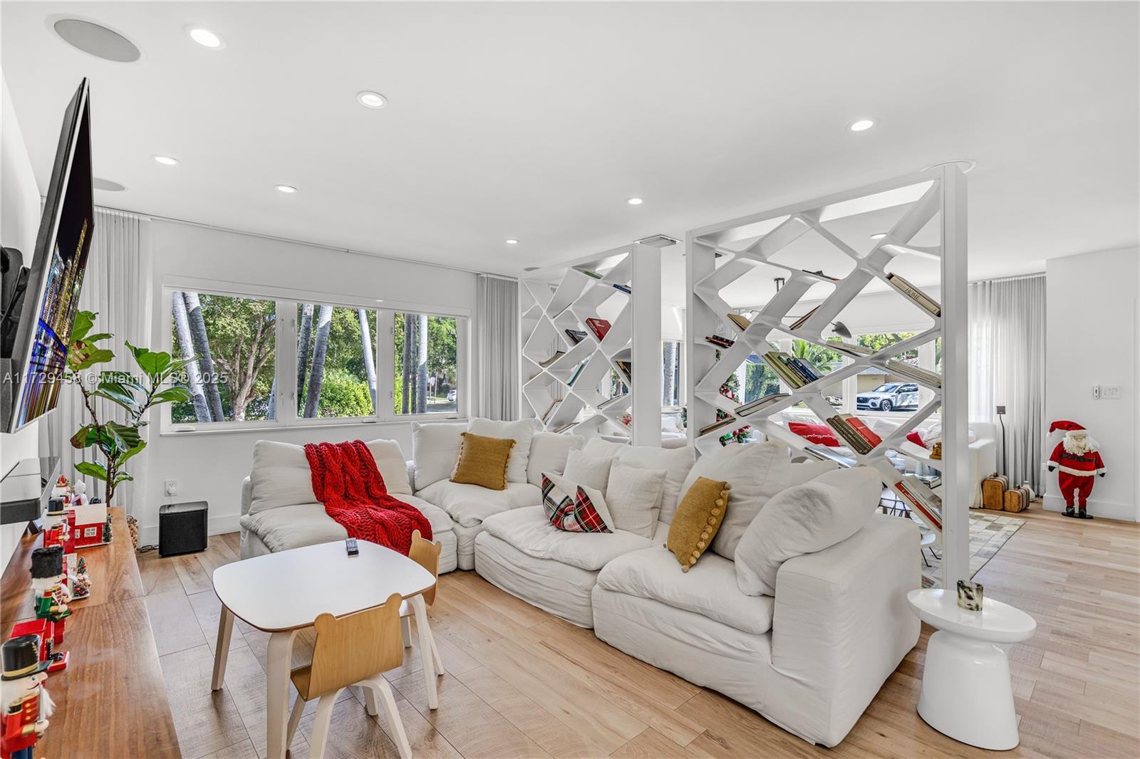 290 Shore Drive East Miami, FL 33133 - Photo 10 of 31