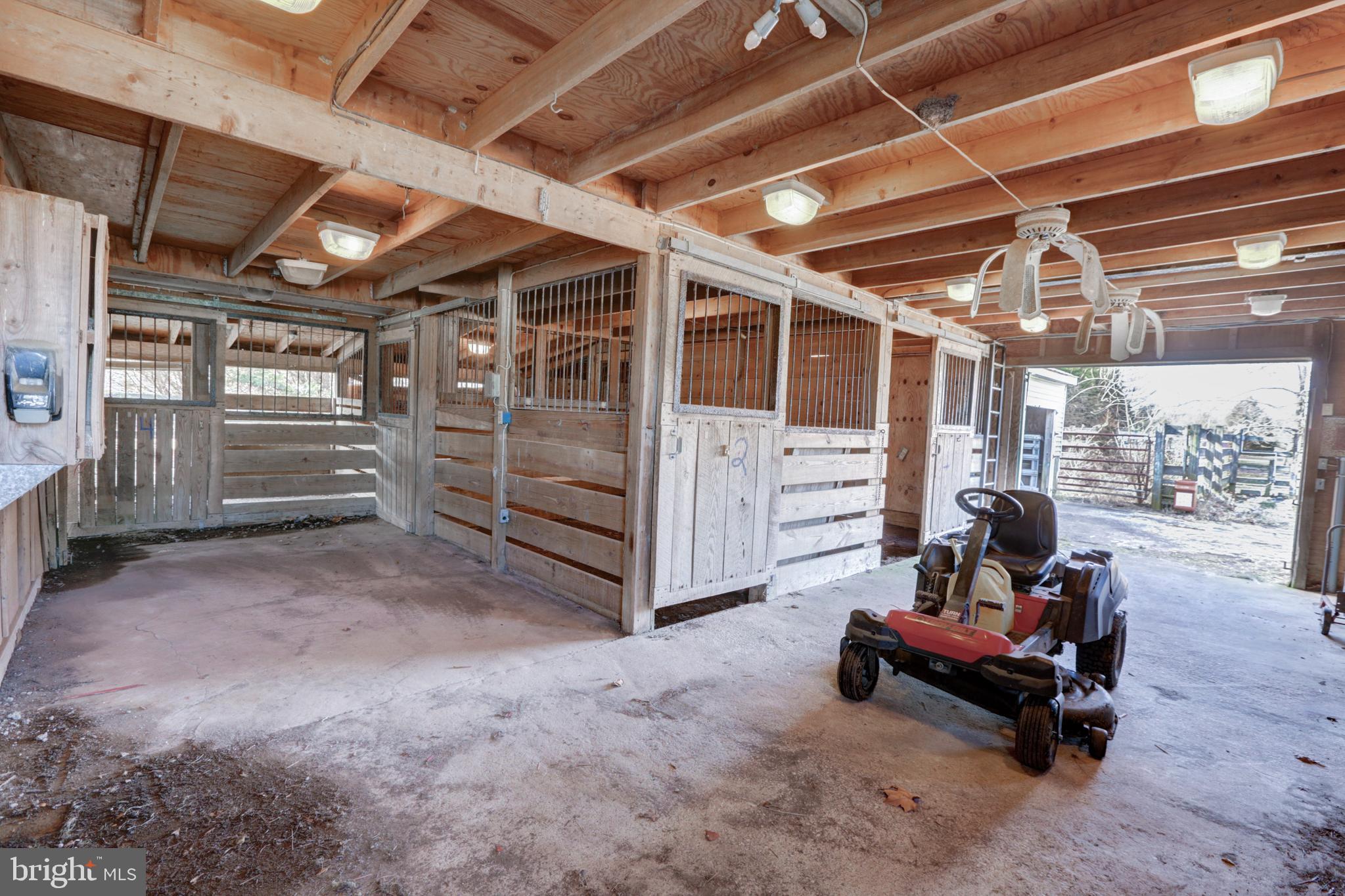 246 Union Church Road Townsend, DE 19734 - Photo 17 of 79 Barn Interior