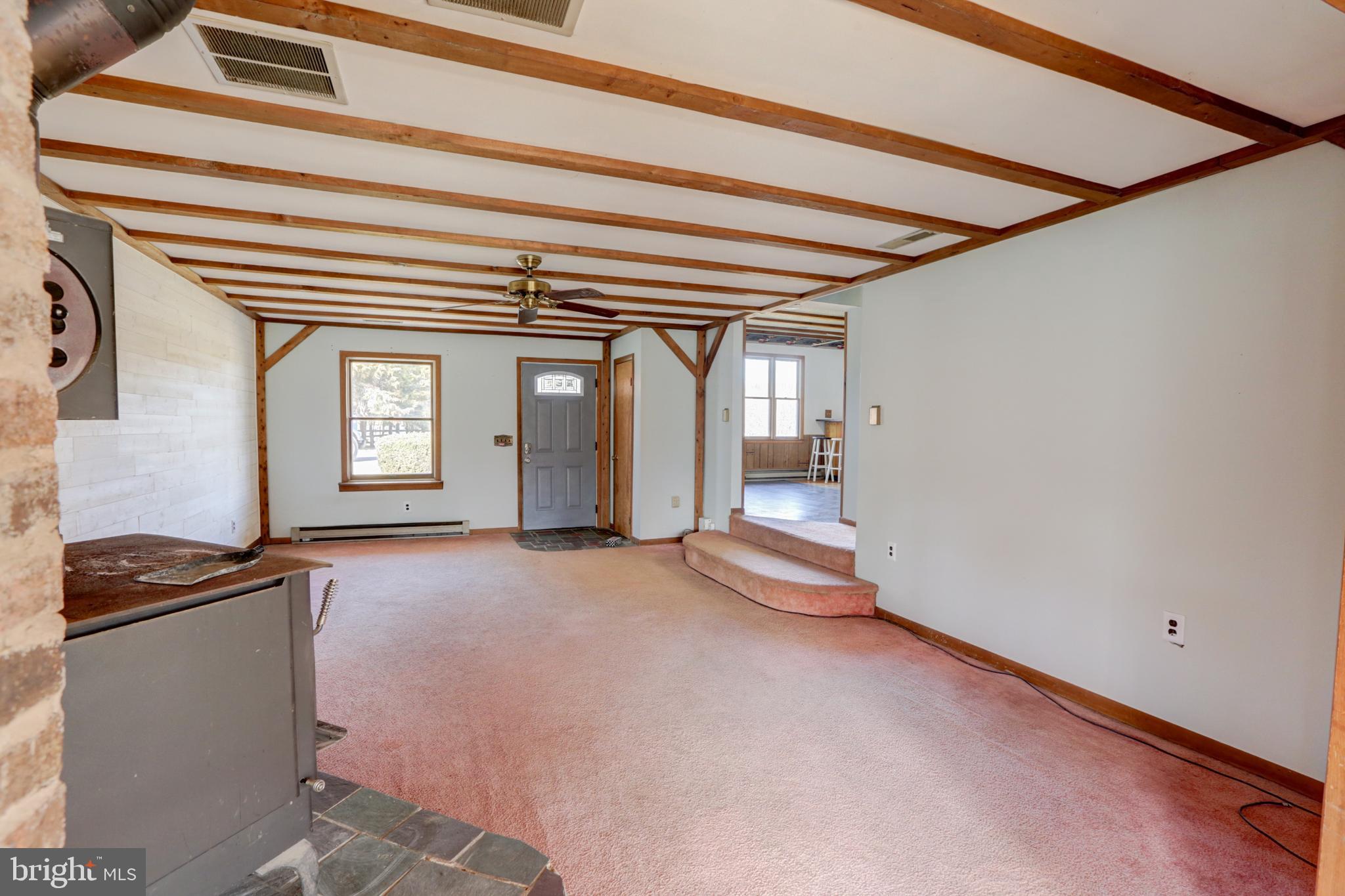246 Union Church Road Townsend, DE 19734 - Photo 27 of 79 Living Room