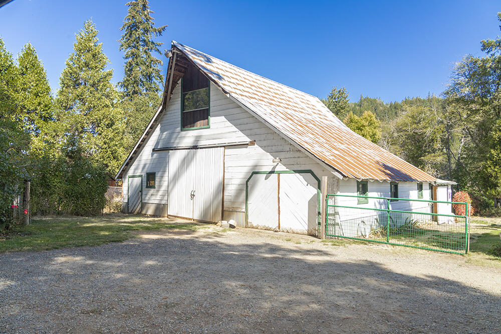 1018 Thompson Creek Road Selma, OR 97538 - Photo 28 of 37 37