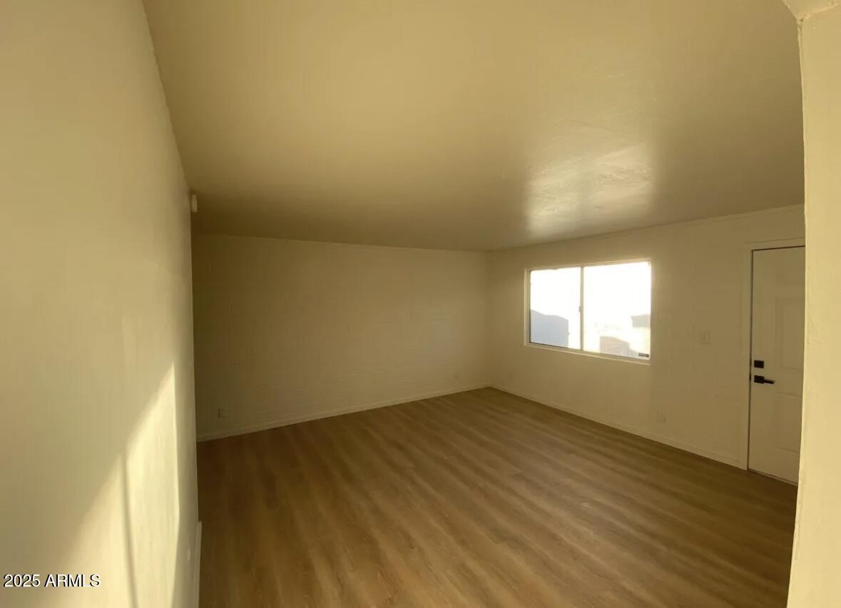 704 West 11th Street Casa Grande, AZ 85122 - Photo 4 of 10 a view of room and window