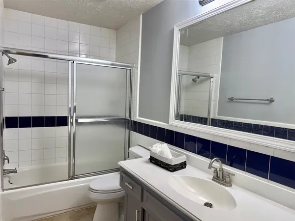 $2,000 | 3007 Wagon Trail Drive, Sugar Land, TX 77479