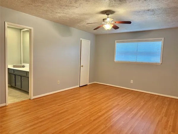 $2,000 | 3007 Wagon Trail Drive, Sugar Land, TX 77479