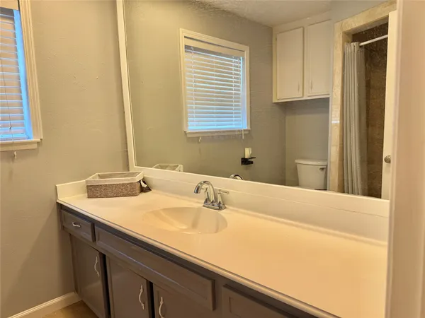 $2,000 | 3007 Wagon Trail Drive, Sugar Land, TX 77479