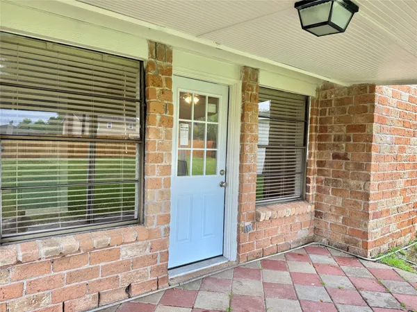 $2,000 | 3007 Wagon Trail Drive, Sugar Land, TX 77479