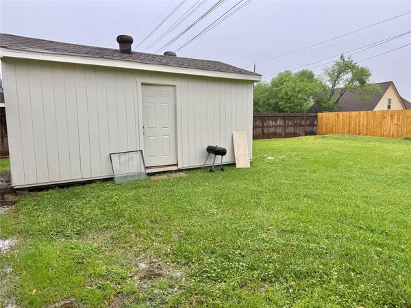 $2,000 | 3007 Wagon Trail Drive, Sugar Land, TX 77479