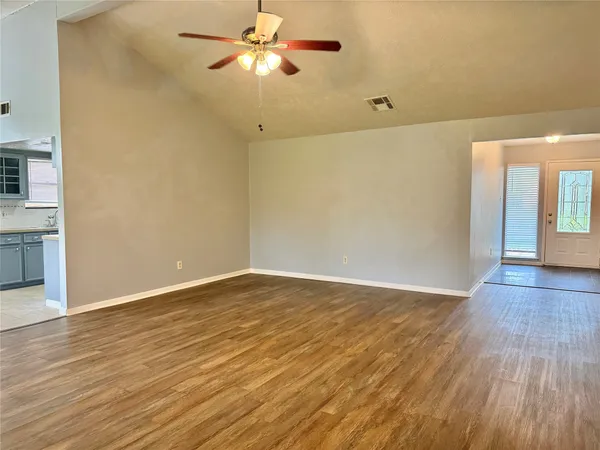 $2,000 | 3007 Wagon Trail Drive, Sugar Land, TX 77479