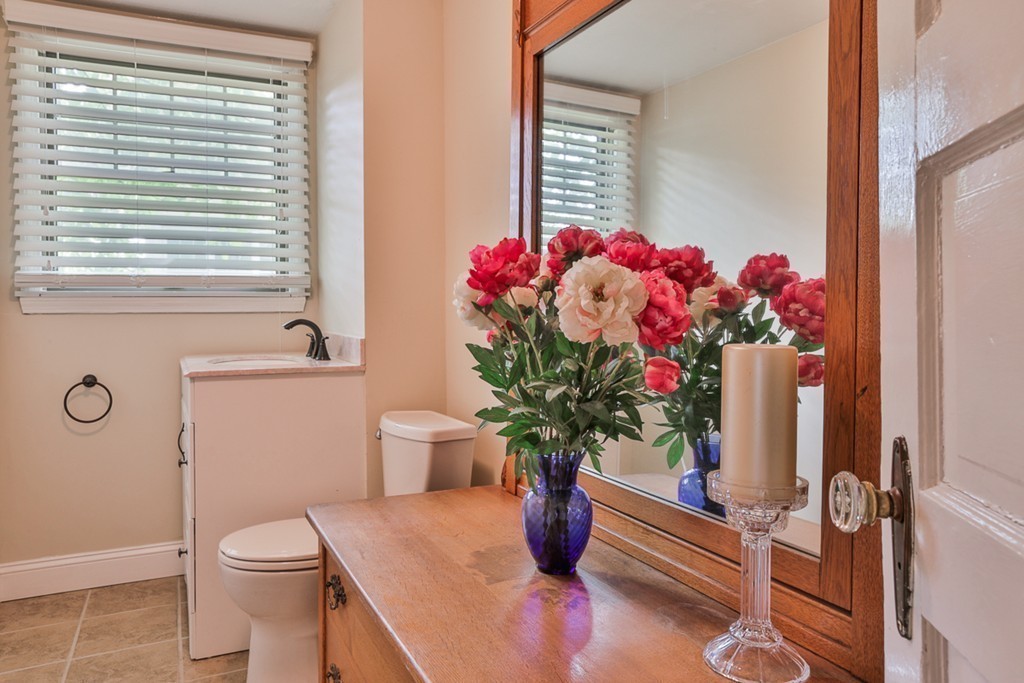 29 Warren Avenue Milton, MA 02186 - Photo 14 of 27