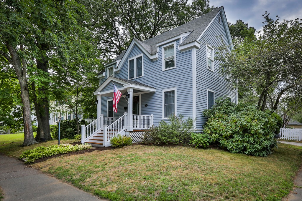 29 Warren Avenue Milton, MA 02186 - Photo 2 of 27