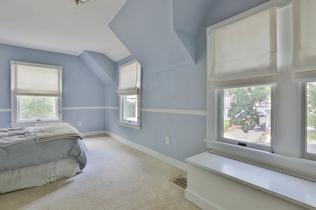 29 Warren Avenue Milton, MA 02186 - Photo 21 of 27