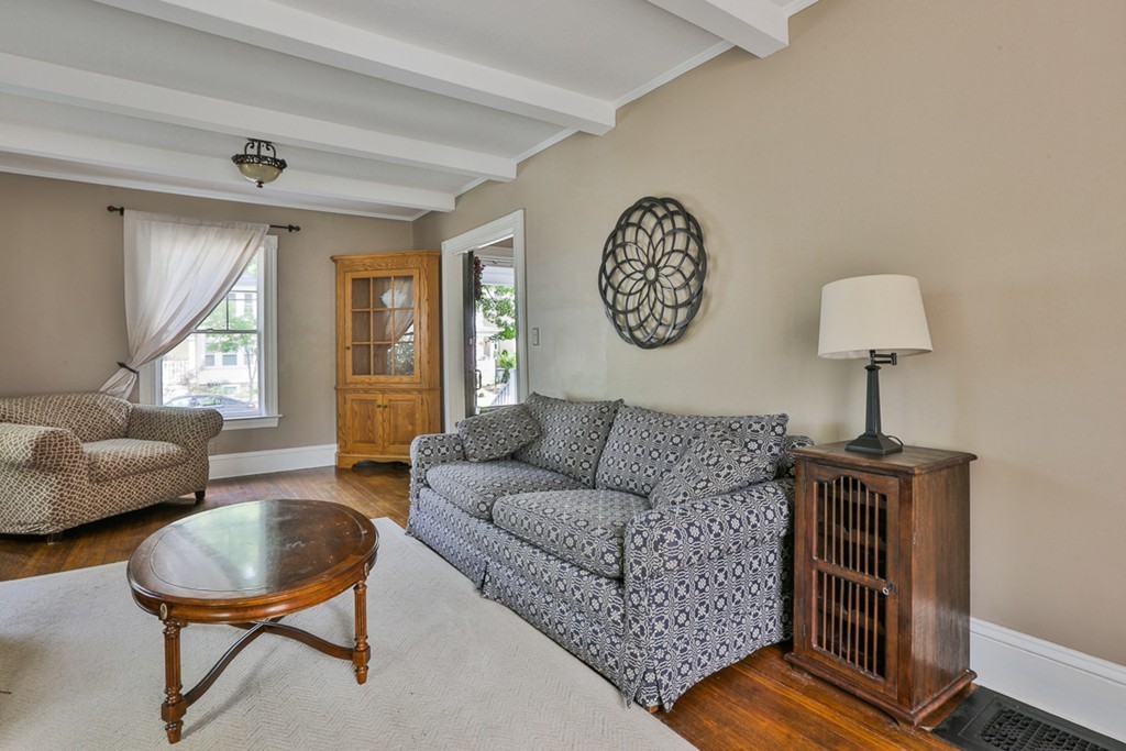 29 Warren Avenue Milton, MA 02186 - Photo 6 of 27