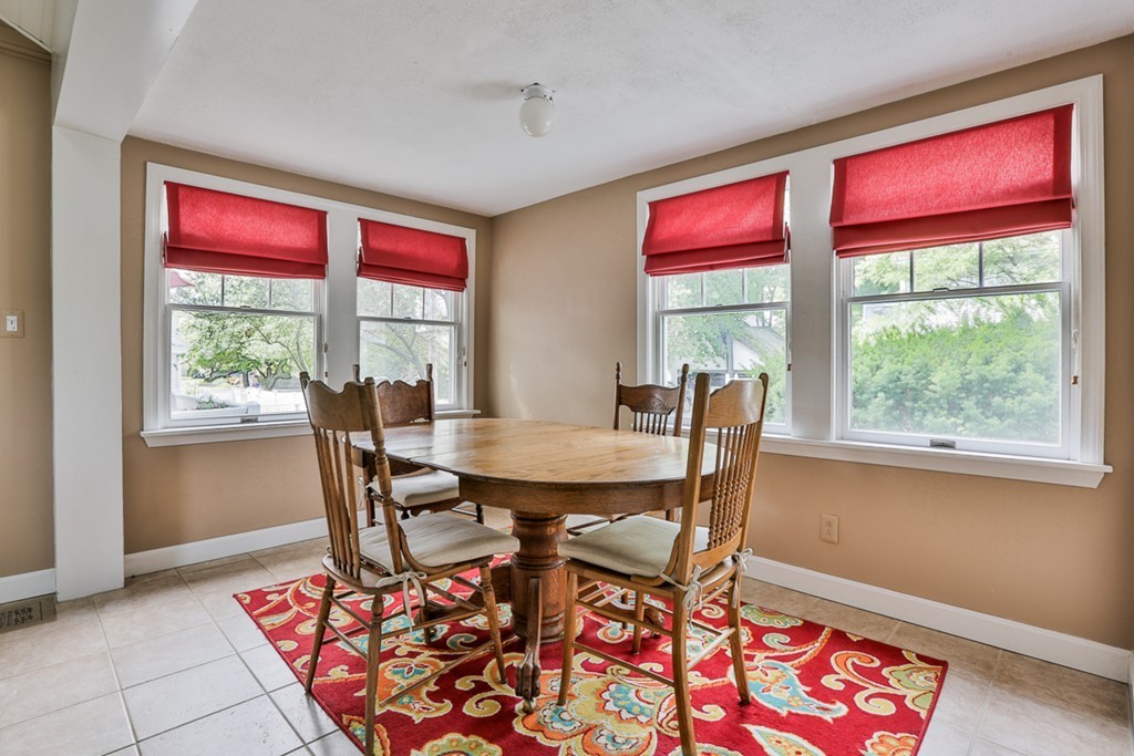 29 Warren Avenue Milton, MA 02186 - Photo 9 of 27