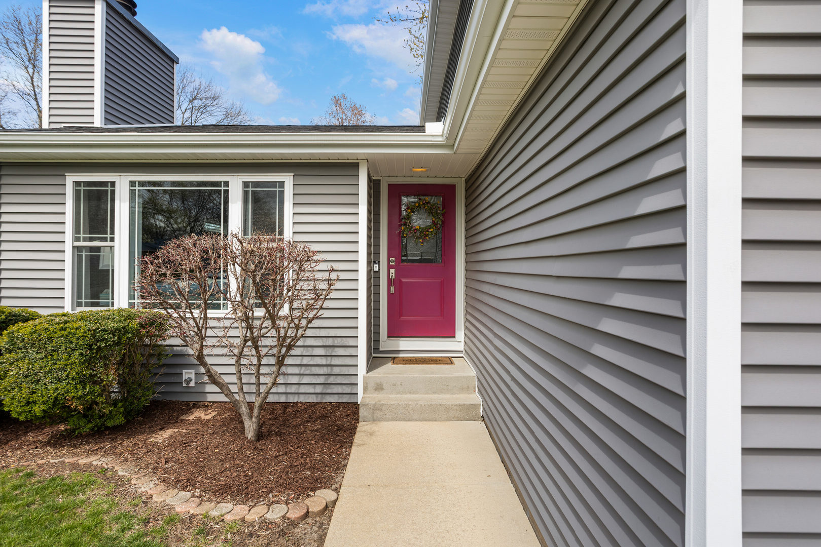 2106 Sumac Drive Champaign, IL 61821 - Photo 3 of 32