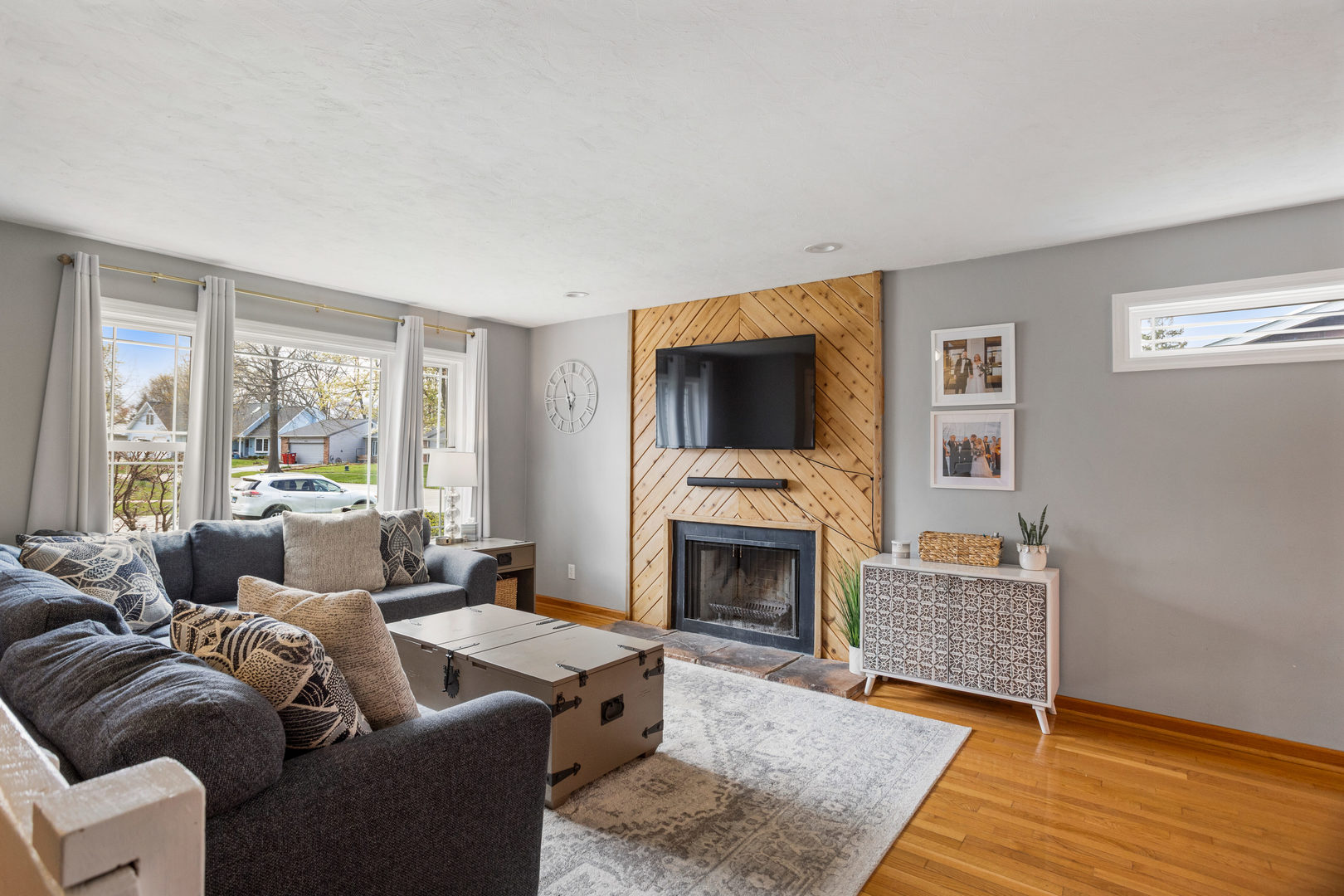 2106 Sumac Drive Champaign, IL 61821 - Photo 5 of 32