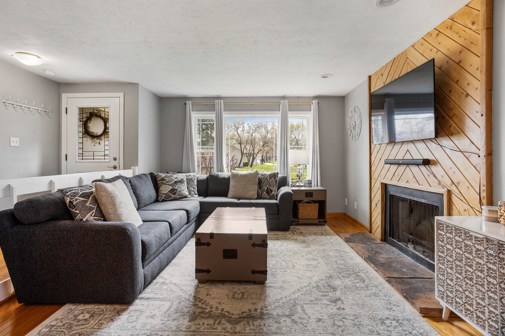 2106 Sumac Drive Champaign, IL 61821 - Photo 6 of 32