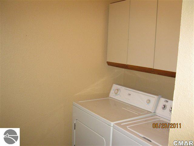 1825 South Crawford Road Mount Pleasant, MI 48858 - Photo 6 of 9 1768665-5.JPG