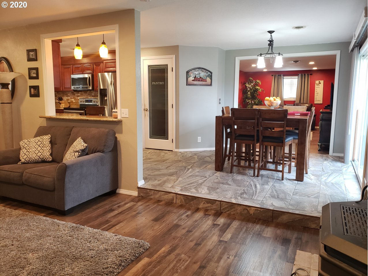 1050 T Street Springfield, OR 97477 - Photo 4 of 25