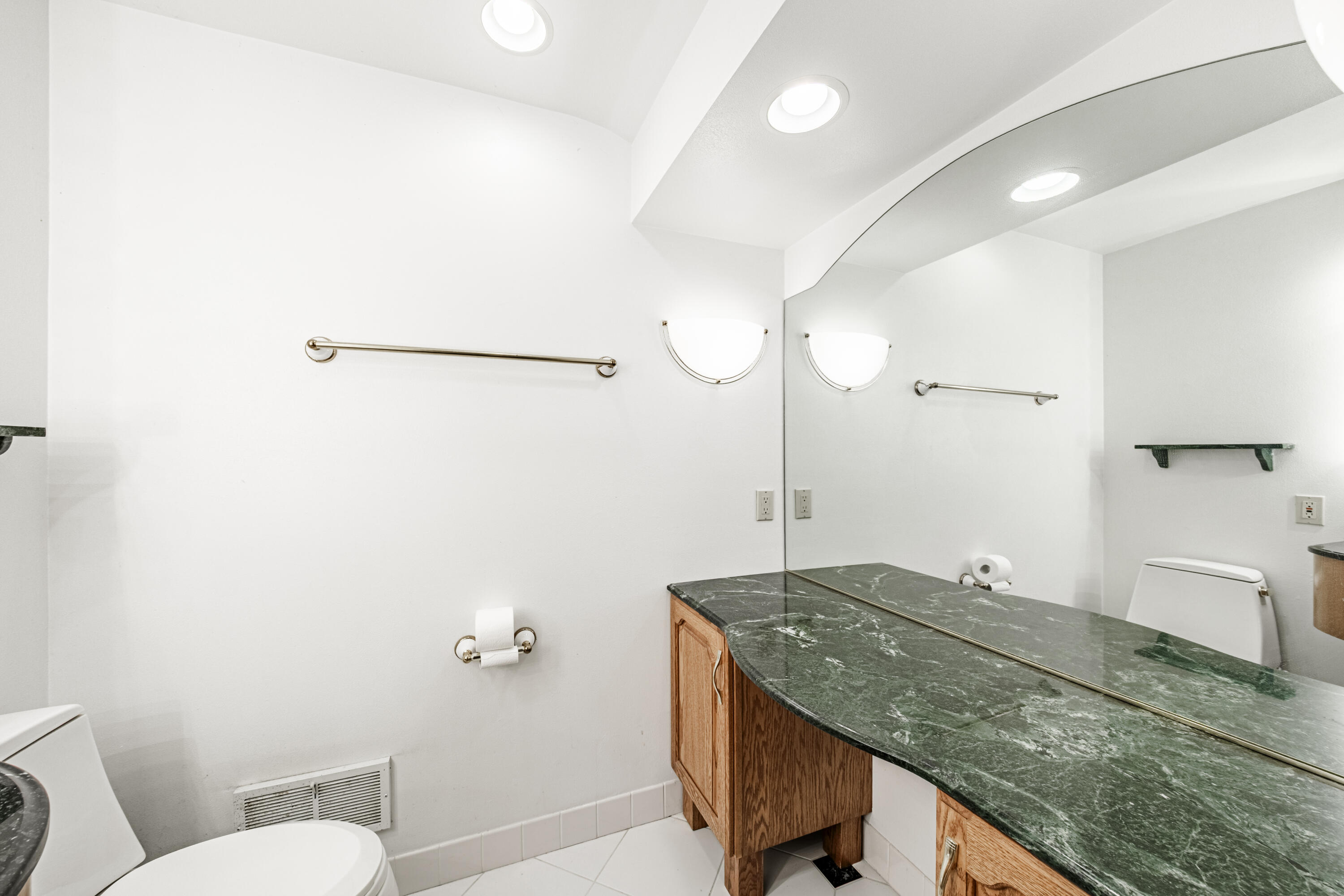 15035 Pomona Road Brookfield, WI 53005 - Photo 29 of 53 Primary Suite bath