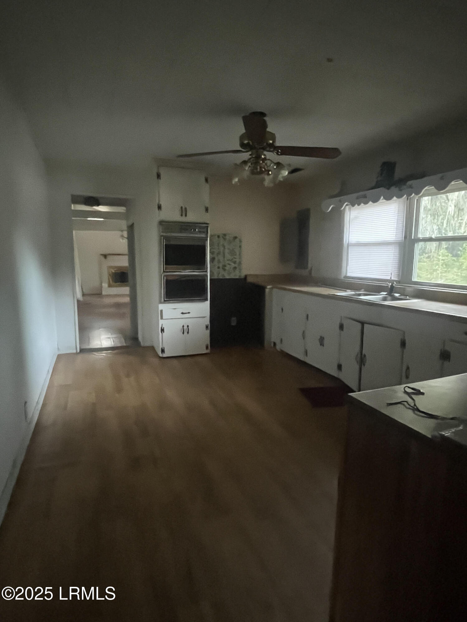 987 North Green Street Ridgeland, SC 29936 - Photo 3 of 11 8