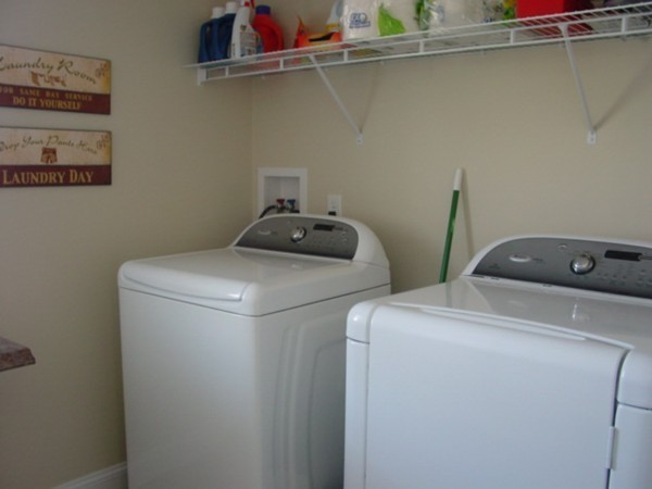 14 Carlson's Way Rutland, MA 01543 - Photo 20 of 20 a utility room with dryer and washer