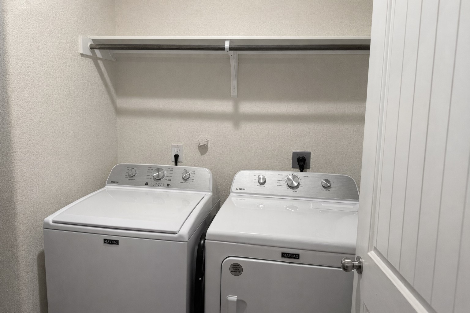 13979 Katlin Road Conroe, TX 77306 - Photo 11 of 13 a utility room with dryer and washer