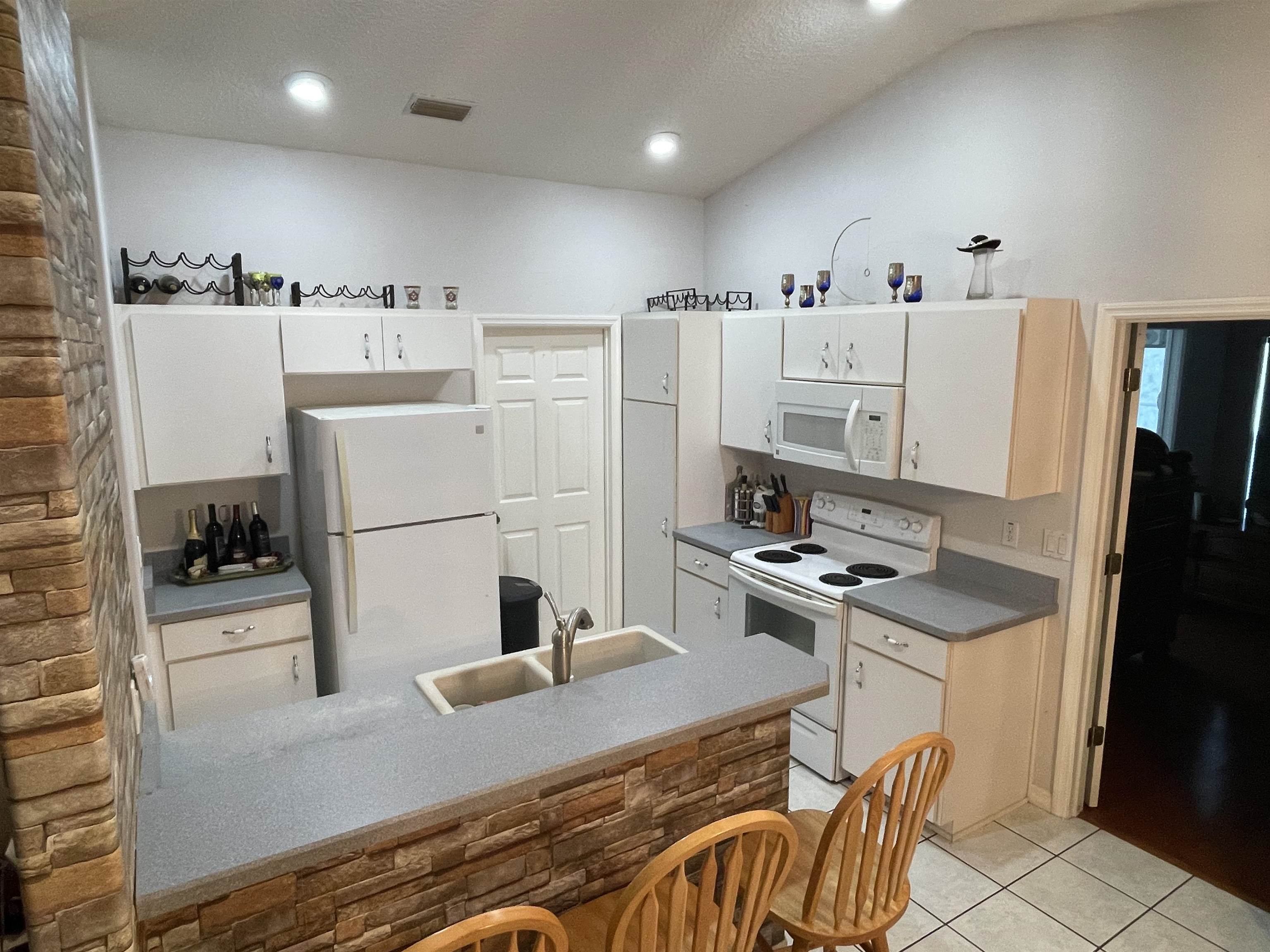 9 Rydell Place Palm Coast, FL 32164 - Photo 3 of 15 Gallery Image 3