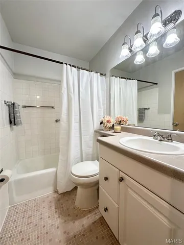 $895 | 4228 Fatima Drive, St. Louis, MO 63123