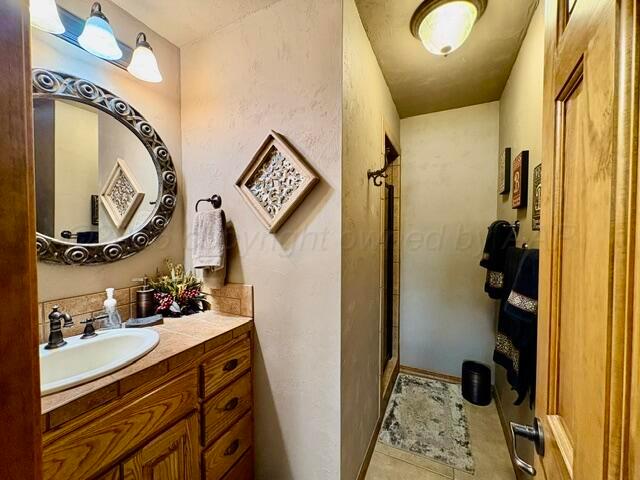 19900 West Country Club Road Canyon, TX 79015 - Photo 24 of 45 Bathroom 3