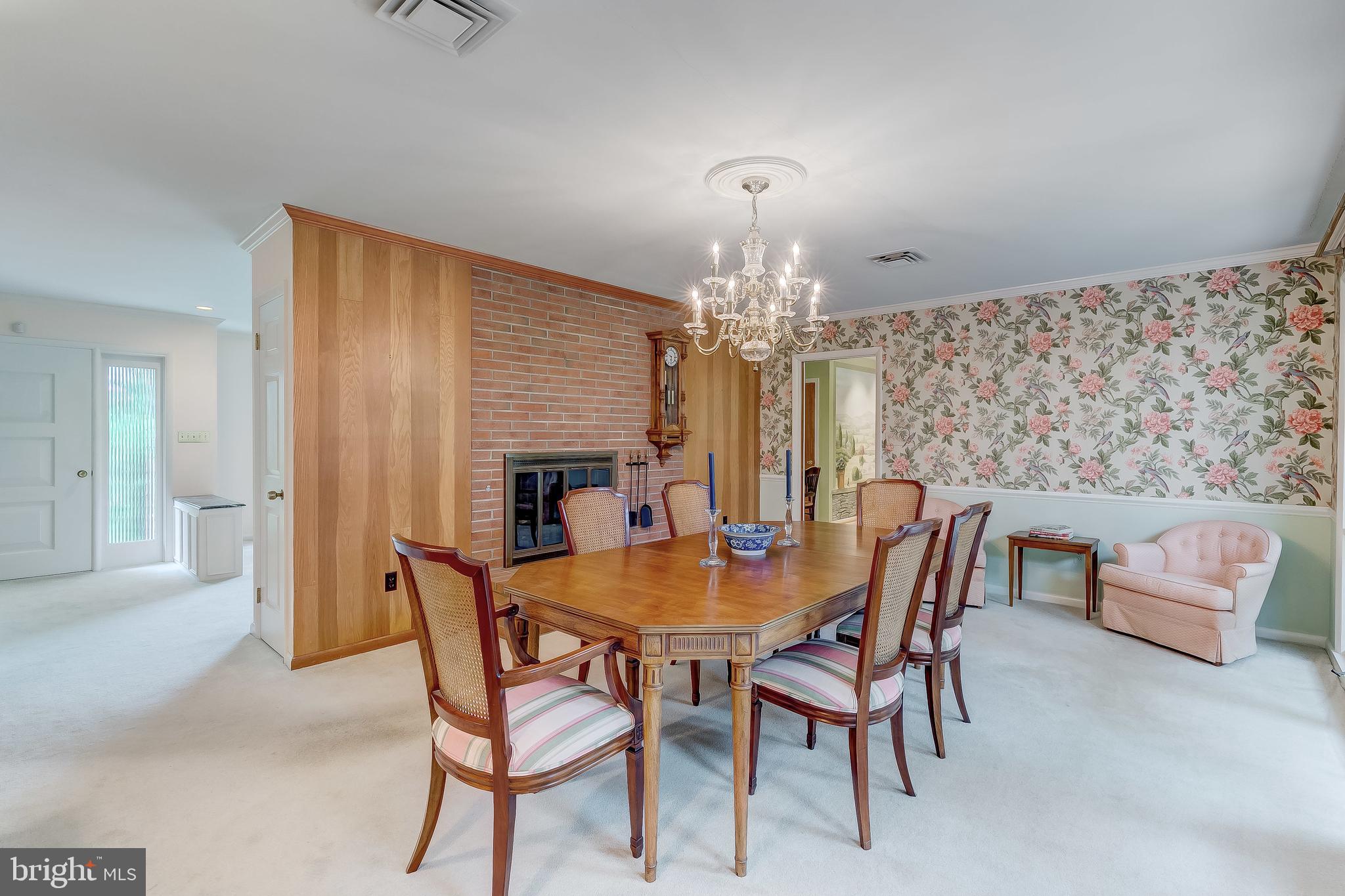 1211 Doves Cove Road Baltimore, MD 21286 - Photo 11 of 43 Breathtaking setting for fine dining, 20x13'